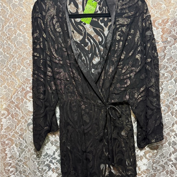 Solemio NWT Black Sheer burnout paisley gold short Robe s/m - Picture 3 of 11